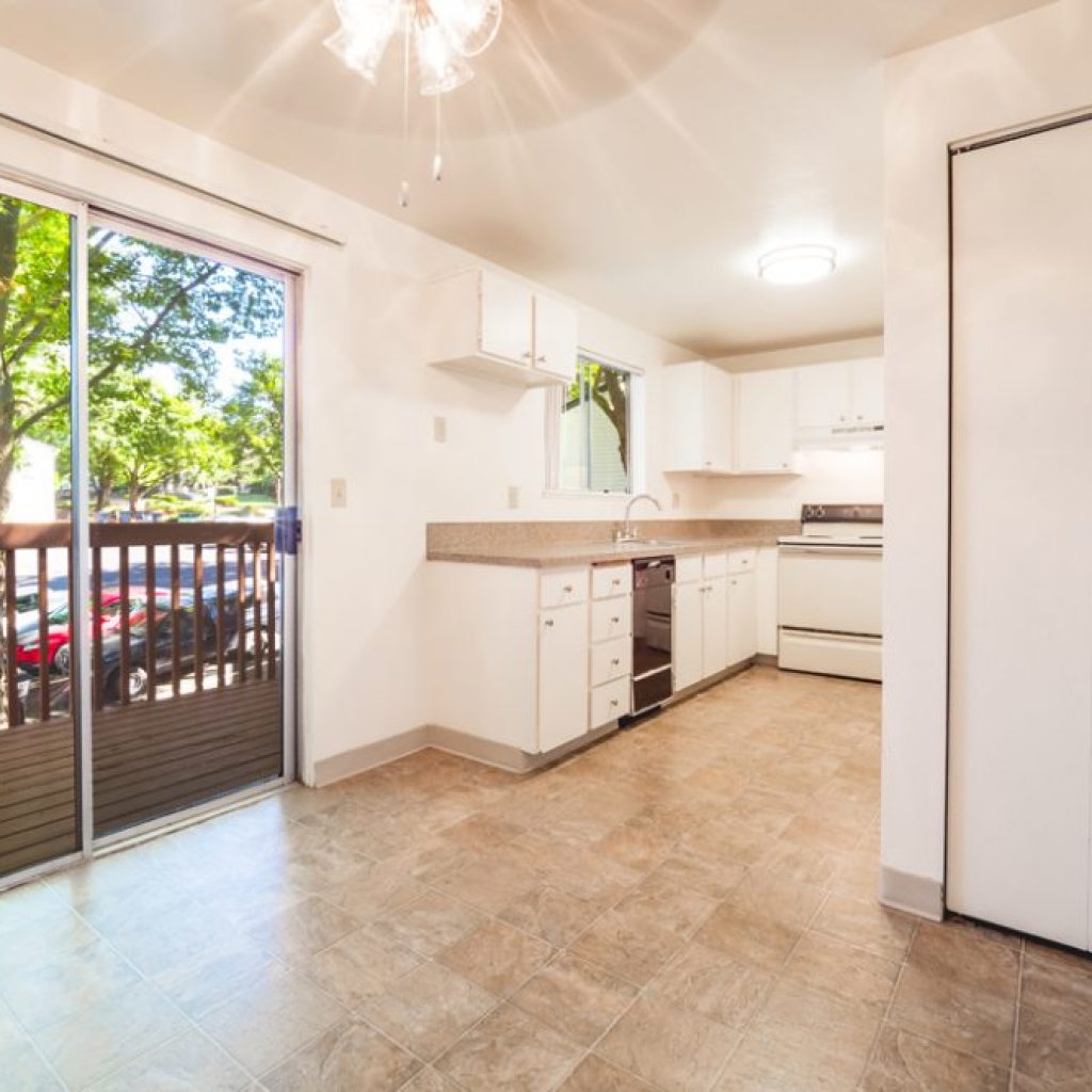 Jamestowne Plaza Apartments West Linn, OR Norris & Stevens, Inc.