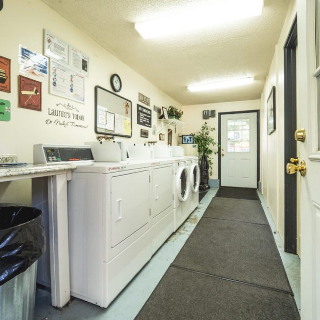 Jamestowne Plaza Apartments West Linn, OR Norris & Stevens, Inc.